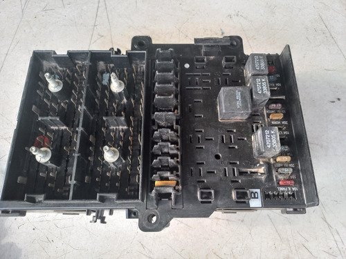 Caja De Fusibles Voyager 96-98 #493-24 (Usado)