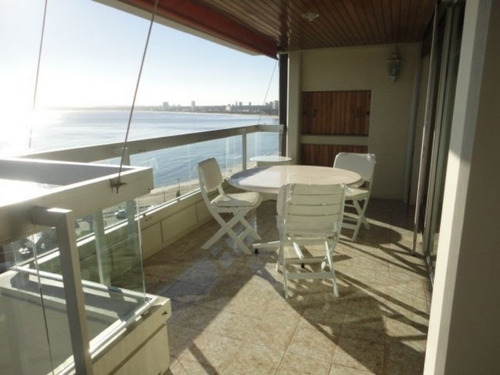 Venta De Apartamento 3 Dormitorios En Playa Mansa