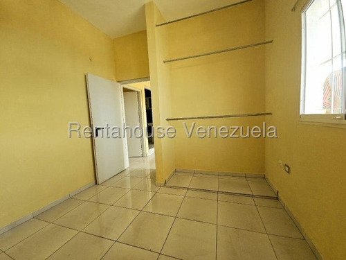 En Venta Preciosa Casa De 3 Niveles Totalmente Amoblada En Urb Villas De Aragua, La Morita I Con Vigilancia Y Pozo Propio Hc