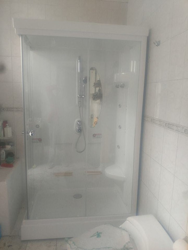 Imagen 5 de 12 de Instalaciones De Cabinas De Duchas Y Mamparas De Duchas.