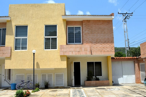 Se Vende Hermoso, Amoblado Town House En Urb Manantial En Naguanagu