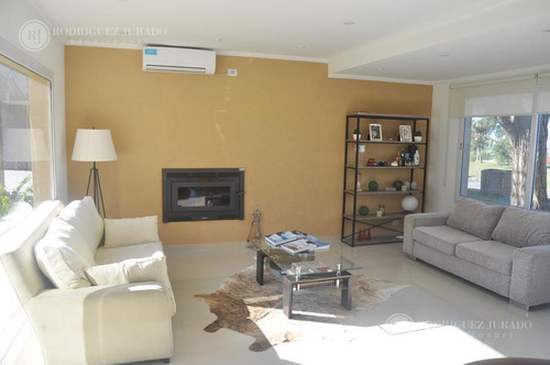 Imagen 4 de 30 de Casa De Categoría En La Mejor Ubicación De San Matias - 330m2 Cubiertos Oportunidad!