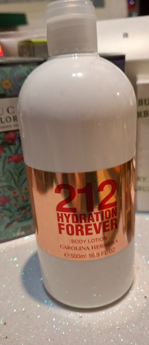 Carolina Herrera 212 Vip Rose Hydration Forever Crema 500 Ml