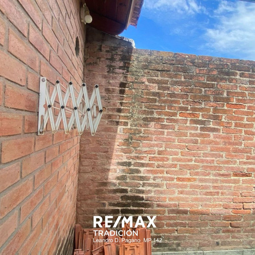 Casa En Venta 3 Dormitorios Barrio Los Troncos