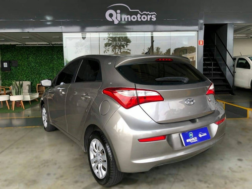 Imagem 4 de 11 de Hyundai Hb20 1.0 Comfort Style 12v Flex 4p Manual