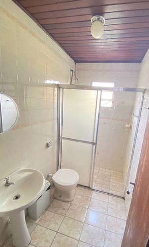 Chácara Em Porangaba Com 20 Mil Metros Quadrados Com Piscina De 10 Metros Por 5, Rio Com Água Limpa, Poço Artesiano, Duas Casas , Canil, Galinheiro, Plantação De Frutas, Documento Em Ordem.