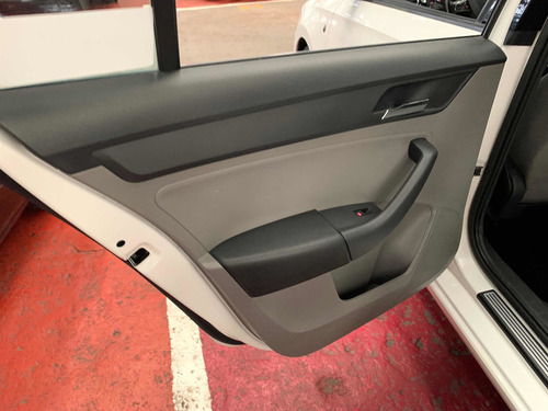 Imagen 7 de 13 de Seat Toledo 1.4t Style Aut Ac 2015
