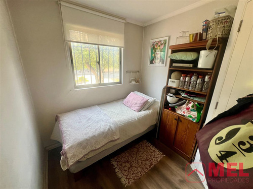 Casa En Arriendo De 4 Dorm. Mas Serv En Chicureo