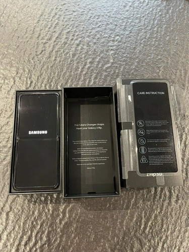 Imagen 1 de 1 de Teléfono Inteligente Thom Browne Samsung Galaxy Z Flip 5g