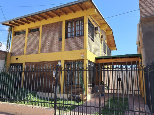 Hermosa Y Amplia Casa En Godoy Cruz