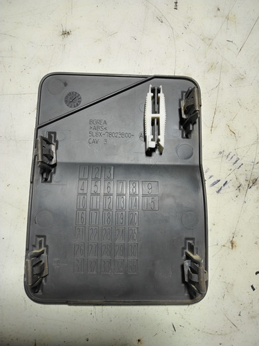 Tapa Fusible Central Ford Escape Copiloto 2003 07 (Usado)