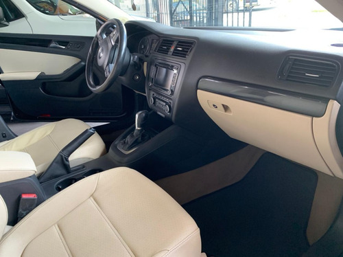 Volkswagen Jetta 2.0 Comfortline Flex 4p Automática