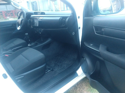Toyota Hilux Dx 2017 Cd 2,4
