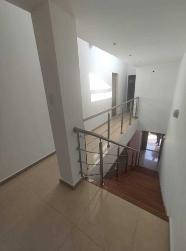 Townhouse En Alquiler El Castaño Maracay