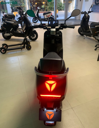 Moto Eléctrica Yadea G5 Litio