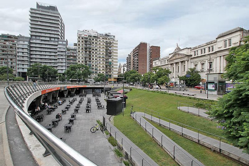 Local En Alquiler En Barrio Norte. Plaza Houssay. Zona Facultades