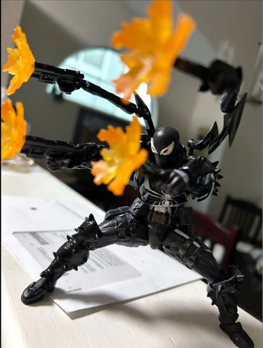 Figura Articulada Flash Thompson Agente Venom Bootleg 19cm