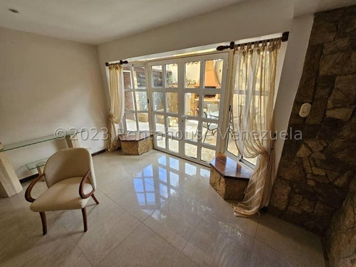 Townhouse En Venta Mls #25-1261 Leandro Manzano Kn