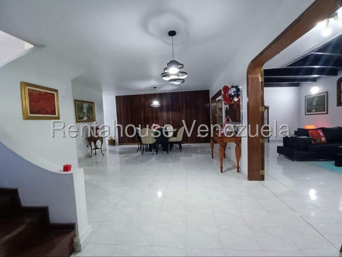 Estupenda ,amplia Y Ventilada Casa De 2 Niveles , En Venta Ubicada En La California Sur 25-17337