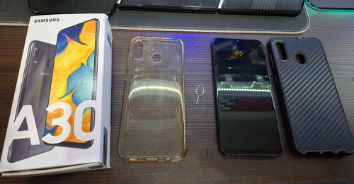 Samsung Galaxy A30 32gb Excelente Estado Black (Usado)