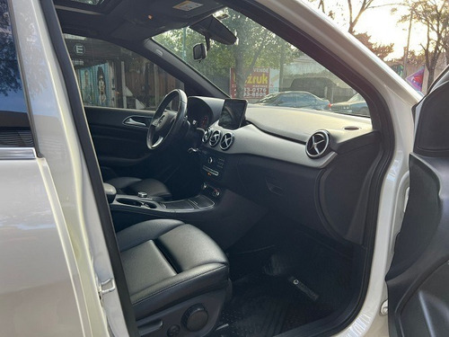 Imagen 7 de 25 de Mercedes Benz B200 1.6t 156cv Aut 7 Serv Of 2017 45.000km