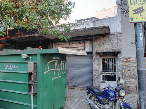 Flores, Sobre Rivadavia Con Salida A 2 Calles