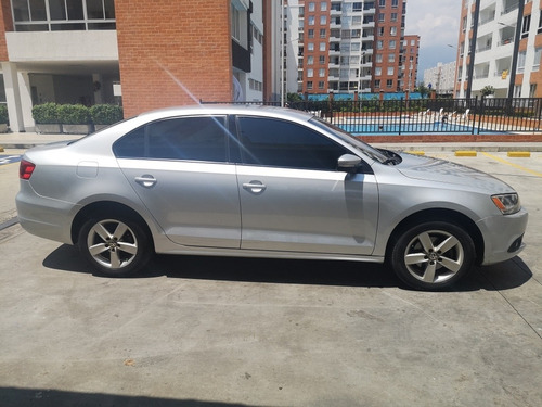 Volkswagen Nuevo Jetta Nf Aut Full Equipo