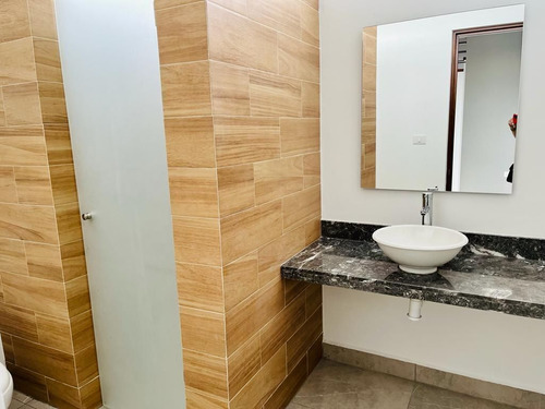 Estrena Casa En Lomas De Juriquilla, 4 Recamaras, Una En Pb, 4 Baños, Jardín