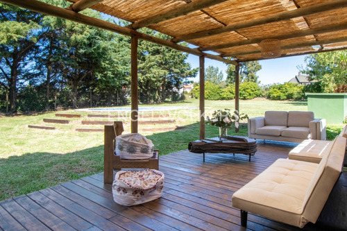 Sólida Casa En Lomas De La Tahona En Venta Id 2850