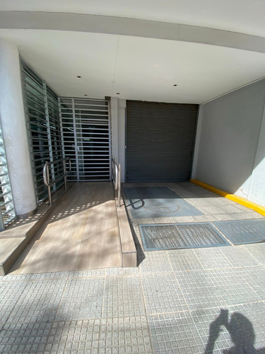 Imagen 2 de 14 de Oficina, Parque Patricios, A Mts De Subte, Excelente Estado, Lista Para Ingresar