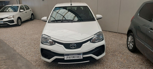 Imagen 3 de 7 de Toyota Etios 2022 1.5 Sedan Xs