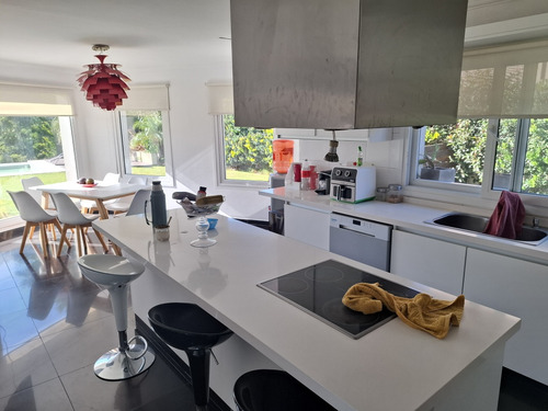 Casa. Venta . Buenos Aires Golf . Bella Vista .