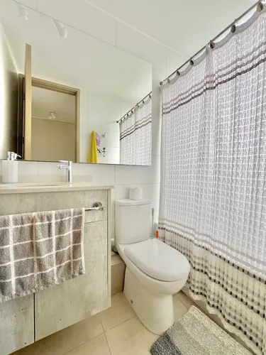 Excelente Departamento En Primer Piso Con Jardín En Marbella