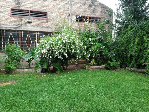 Casa En Venta - 2 Dormitorios 2 Baños - Cochera - 425mts2 - Pilar