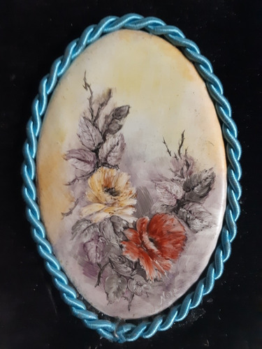 Cuadro Con Ovalo De Porcelana Pintado Flores (Usado)