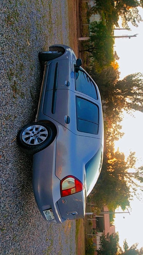 Imagem 2 de 7 de Renault Clio Sedan 2008 1.6 16v Expression Hi-flex 4p