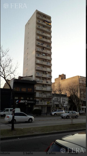 Alquiler Departamento 2 Ambientes Con Balcón Y Cochera En Wilde