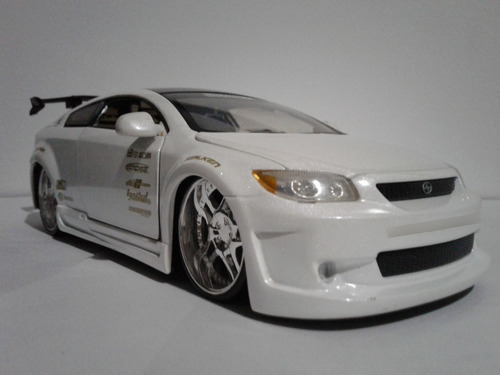 Toyota Scion Tc Custom - Escala 1/24 - Maisto