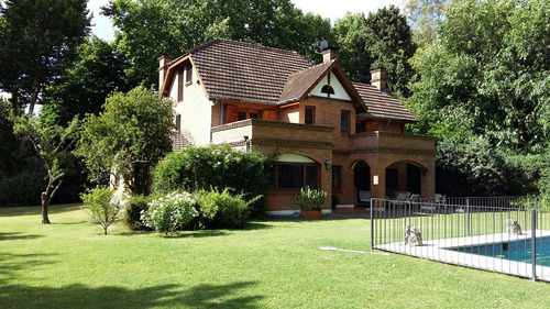 Casa En Venta - Lomas Schoenstatt - San Isidro