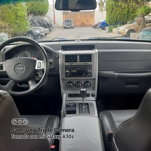 Imagen 6 de 10 de Jeep Cherokee Limited 2011 V6 4x4 Automático Con Sist De Gas