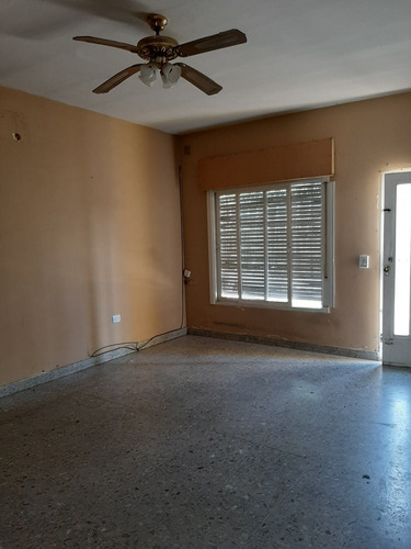 Venta Casa De 3 Amb. Zona San Justo