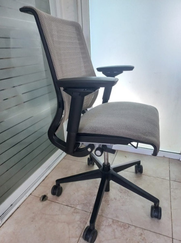 Silla Steelcase Think 2011 Gris Claro Poliéster