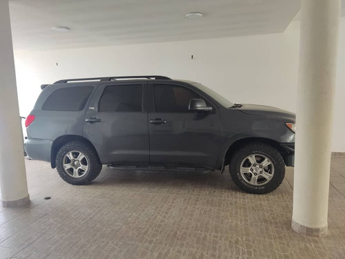 Imagen 4 de 7 de Toyota Sequoia Sr5
