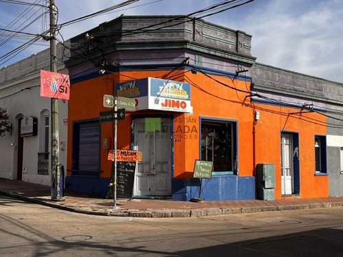 Imagen 1 de 11 de Muy Buena Esquina Comercial