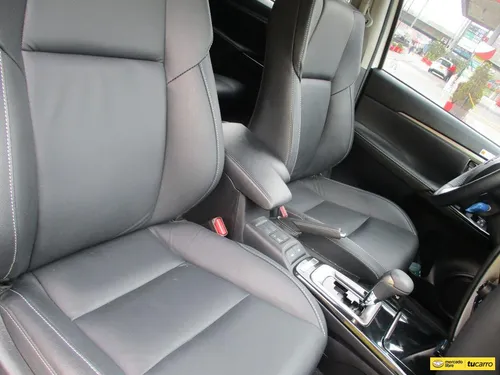 Toyota Fortuner Black Edition 4x2 2.4cc At Aa