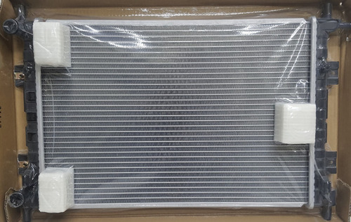 Imagen 2 de 3 de Radiador De Motor Chevrolet Aveo 2005 Al 2011 Sincronico