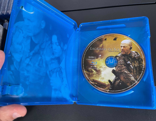 Imagem 4 de 5 de Blu Ray - Lágrimas De Sol - Raro - Lombada Azul