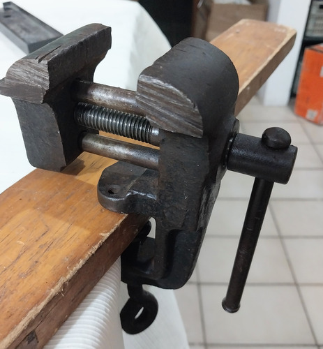 Morsa Torno De Bancada Muito Antiga, Com Abertura 73 Mm (Usado)