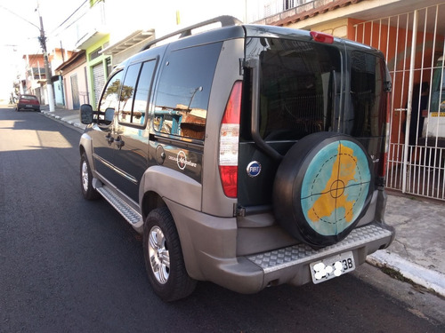 Imagem 4 de 7 de Fiat Doblo 2008 1.8 Adventure Flex 5p