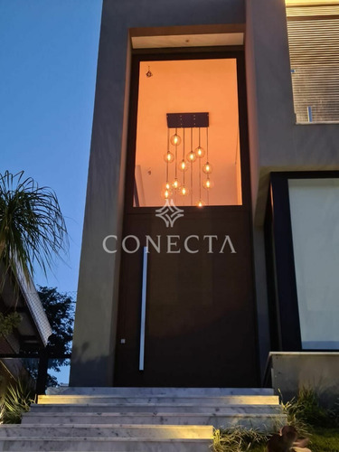 Imagem 18 de 30 de Burle Marx - Casa Com 414m² - 4 Suítes; Vista Para Mata; Arquitetura Moderna; Ambientes Clean; Excelente Espaço Interno - Cncd224
